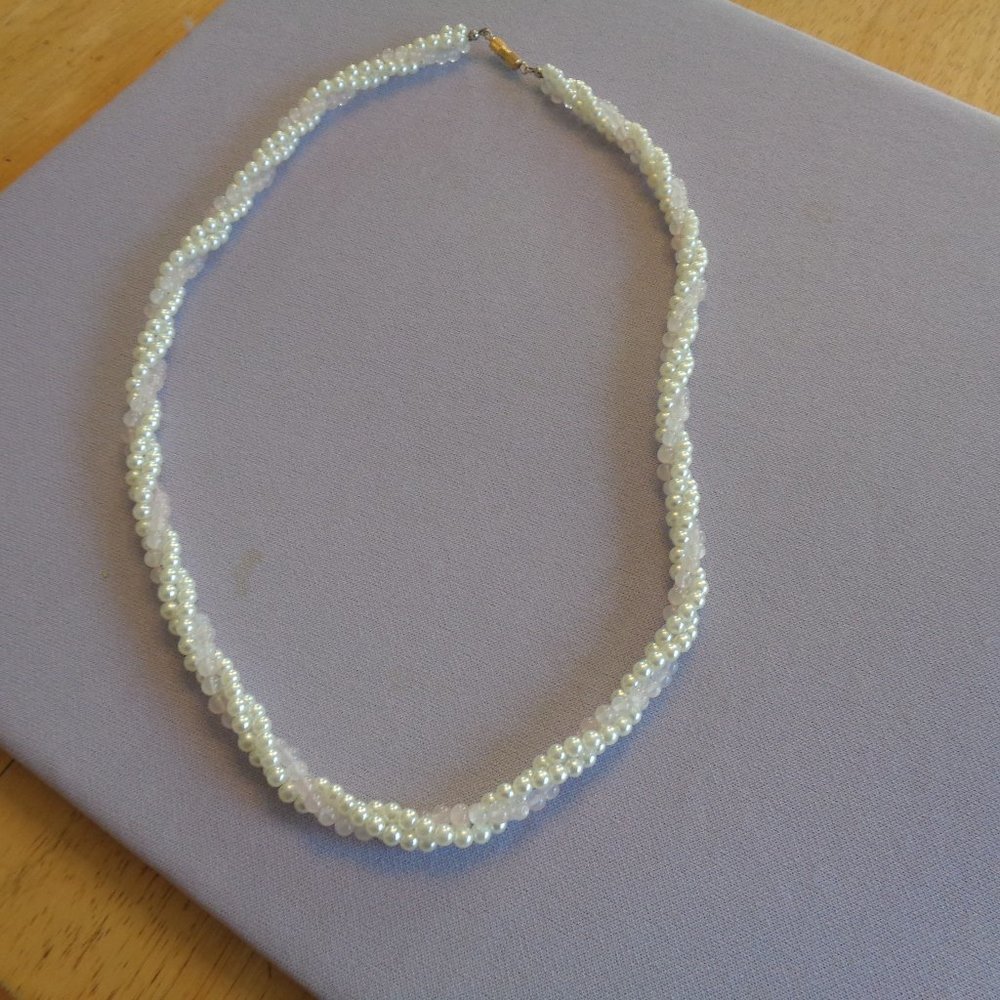 VINTAGE 24 INCH TWISTED 3 STRAND NECKLACE